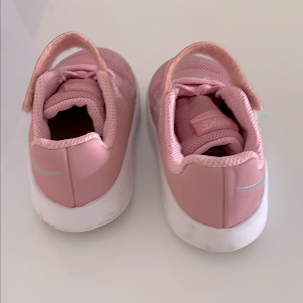 Nike - Picture 2 of 5